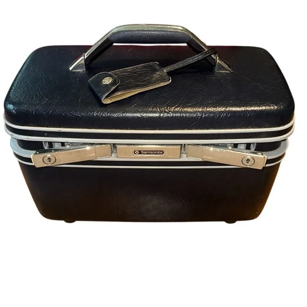 Vtg Blue Samsonite Navy Silhouette Hard Shell Train/Cosmetic/Makeup Case Chrome